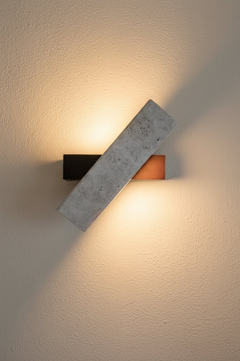 Die Aurora Wandleuchte: Minimalistische Naturstein-Lampe aus Travertin